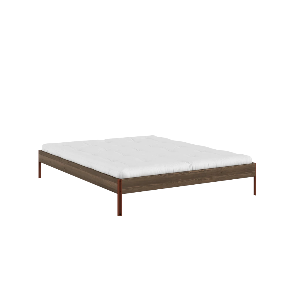 KARUP Dřevěná postel CORE 160x200 cm tmavě hnědá rudé nohy